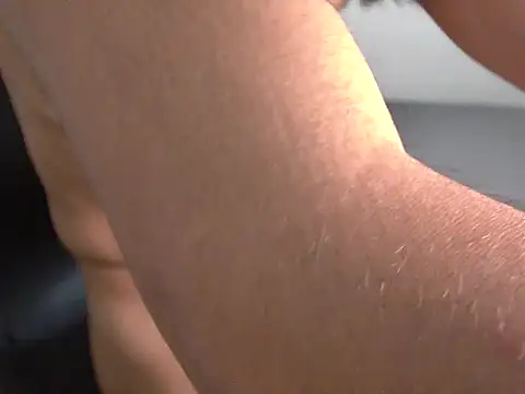 Snapshot of Dollarhot30 chatting on December 2, 2025, 1:28 am Dollarhot30 online show from December 2, 2025, 1:28 am