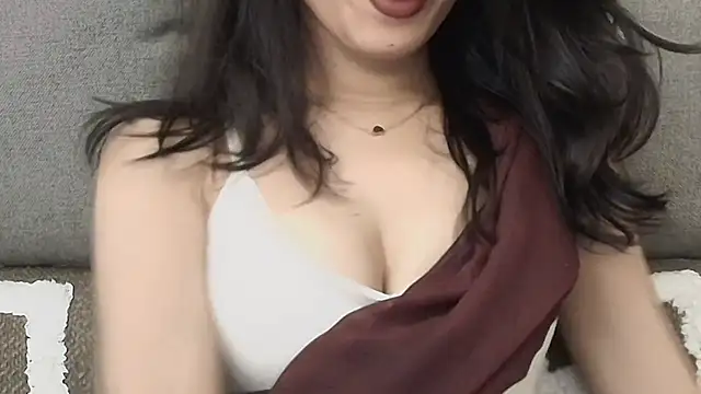 SWEET-18-TEEN online show from April 17, 2026, 8:33 pm