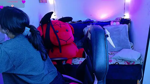 MiaVelvetDoll online show from September 20, 2025, 2:00 pm