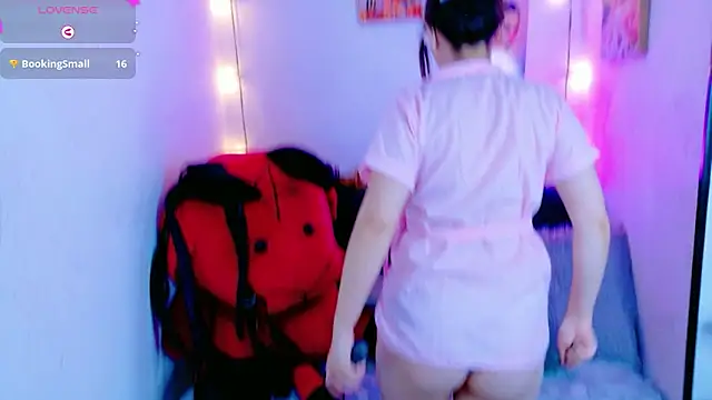 MiaVelvetDoll online show from November 3, 2025, 2:42 pm