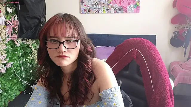 MiaVelvetDoll online show from April 21, 2026, 1:50 pm