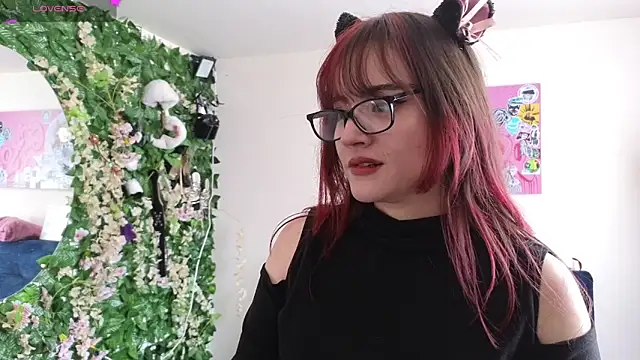 MiaVelvetDoll online show from March 25, 2026, 3:11 pm