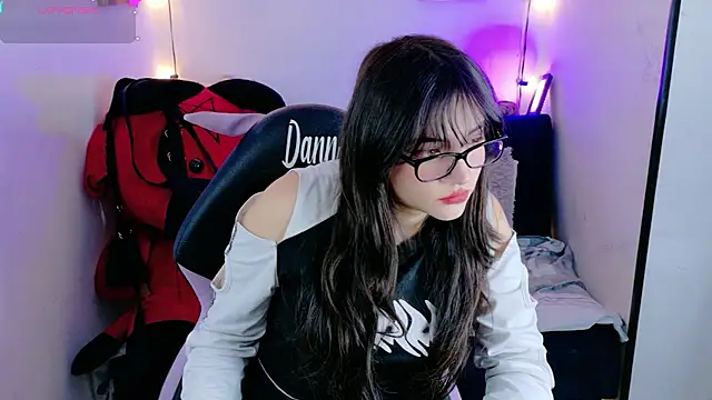 MiaVelvetDoll online show from November 13, 2025, 1:15 pm