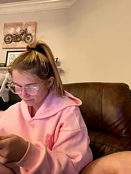 Snapshot of Riley_ray69 chatting on November 22, 2025, 9:02 pm Riley ray69 online show from November 22, 2025, 9:02 pm