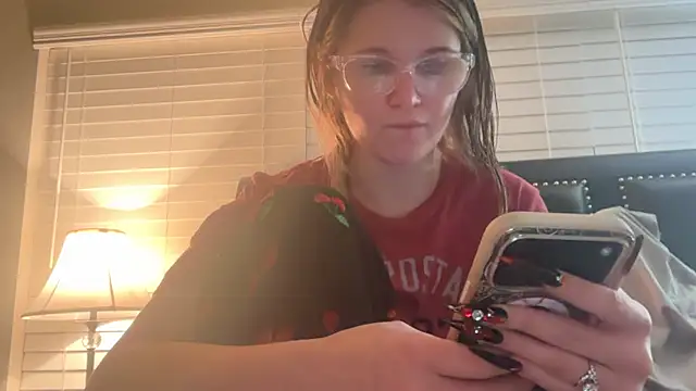 Snapshot of Riley_ray69 chatting on November 2, 2025, 11:43 pm Riley ray69 online show from November 2, 2025, 11:43 pm