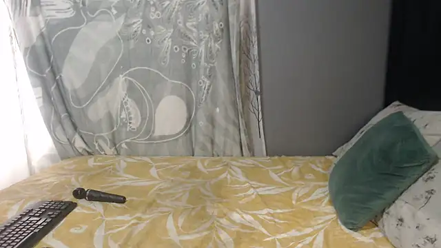 Snapshot of SEXYHUGEASS21 chatting on November 18, 2025, 7:11 am SEXYHUGEASS21 online show from November 18, 2025, 7:11 am