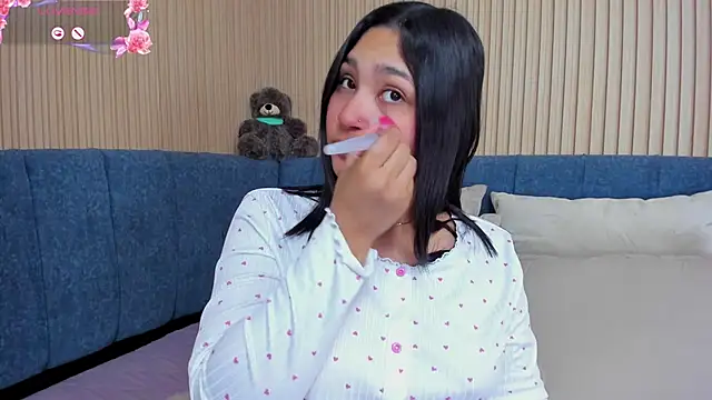 Snapshot of angel_ponce chatting on December 15, 2025, 7:09 pm angel ponce online show from December 15, 2025, 7:09 pm