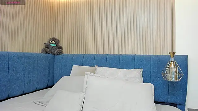 angel ponce online show from April 11, 2026, 7:17 pm