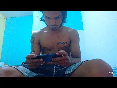 Snapshot of davidcutterr chatting on May 1, 2026, 12:37 am davidcutterr online show from May 1, 2026, 12:37 am