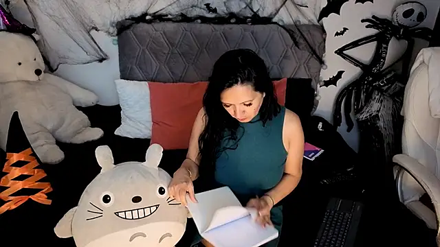 Snapshot of Ternura_Prohibida chatting on October 27, 2025, 5:25 pm Ternura Prohibida online show from October 27, 2025, 5:25 pm