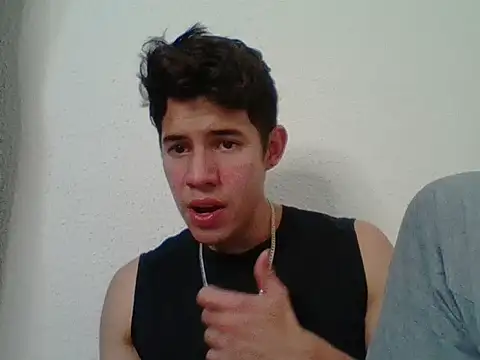 Snapshot of Maxtaylor18 chatting on October 17, 2025, 2:15 am Maxtaylor18 online show from October 17, 2025, 2:15 am