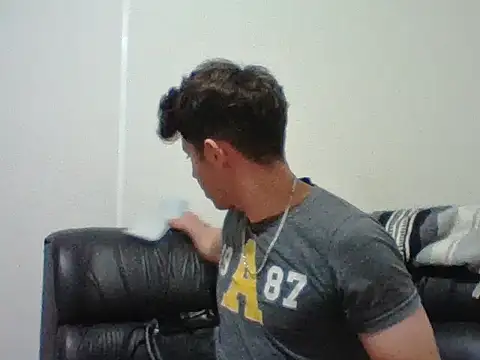 Maxtaylor18 online show from November 13, 2025, 4:49 am