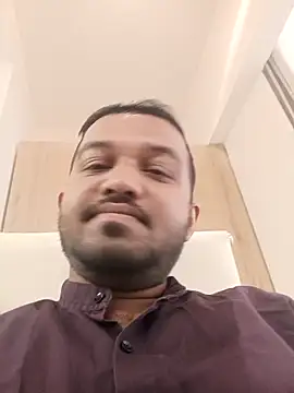 VJ17 online show from December 17, 2025, 4:39 am