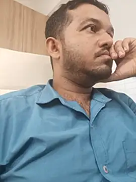 Snapshot of VJ17 chatting on October 16, 2025, 11:51 am VJ17 online show from October 16, 2025, 11:51 am