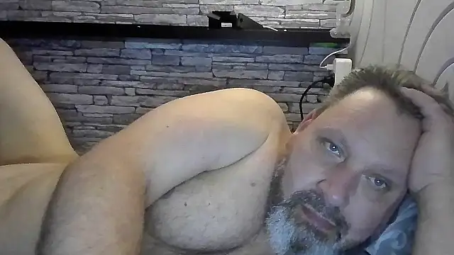 Snapshot of BigMan738@xh chatting on May 18, 2026, 9:52 pm BigMan738xh online show from May 18, 2026, 9:52 pm