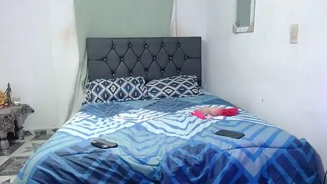 Snapshot of Angeliicaxx chatting on September 9, 2025, 1:27 am Angeliicaxx online show from September 9, 2025, 1:27 am