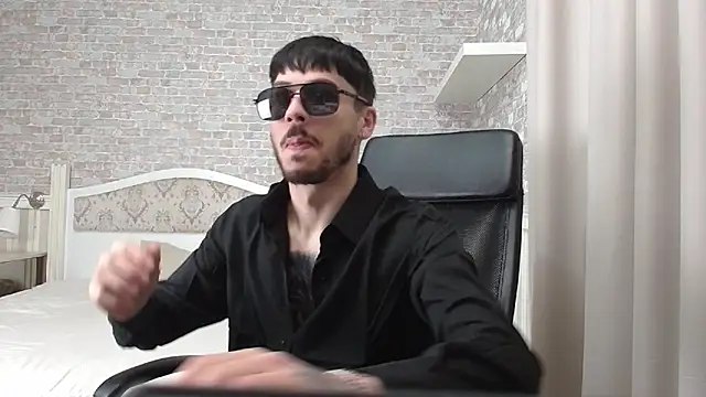 JonahShaw online show from October 25, 2025, 4:22 am