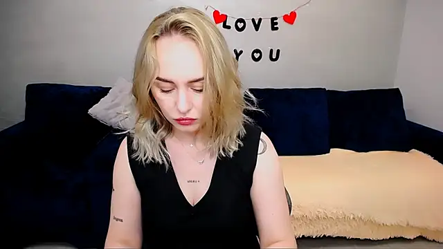LiluMoon   online show from May 9, 2026, 12:52 pm
