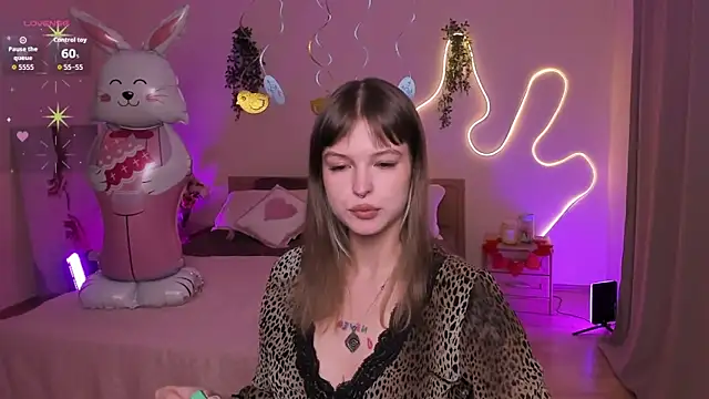 Lisa Blossom online show from April 3, 2026, 6:09 am