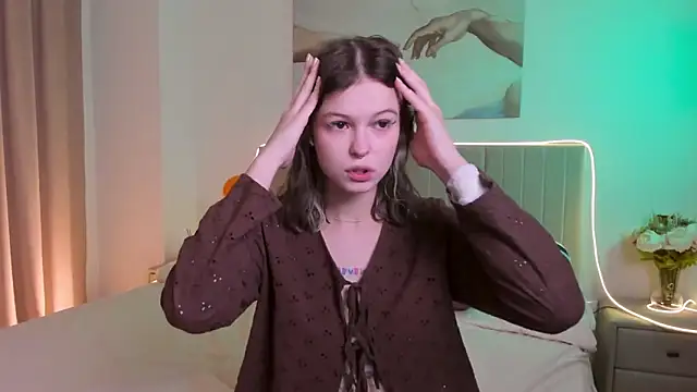 Lisa Blossom online show from October 27, 2025, 6:03 am