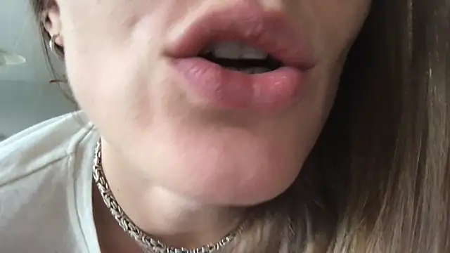 Scorpion Peach online show from September 18, 2025, 9:23 am