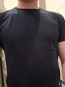 Snapshot of myPriority01 chatting on October 25, 2025, 10:43 pm myPriority01 online show from October 25, 2025, 10:43 pm