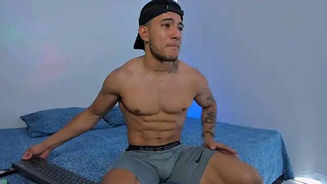 Snapshot of Kalyan_Casstelo chatting on February 4, 2026, 3:29 pm Kalyan Casstelo online show from February 4, 2026, 3:29 pm