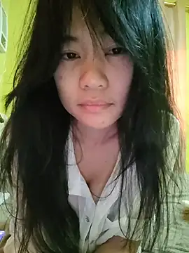 YayeeShow online show from November 24, 2025, 1:33 pm