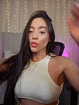 Snapshot of AriadnaTaylor chatting on May 27, 2026, 5:09 pm AriadnaTaylor online show from May 27, 2026, 5:09 pm
