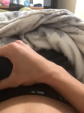 henriquexz244 online show from September 28, 2025, 11:12 pm