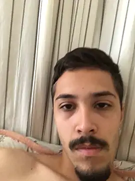 henriquexz244 online show from February 19, 2026, 2:03 pm