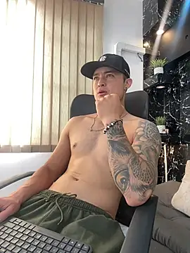 Snapshot of Alexander_ferre chatting on July 24, 2026, 1:29 pm Alexander ferre online show from July 24, 2026, 1:29 pm