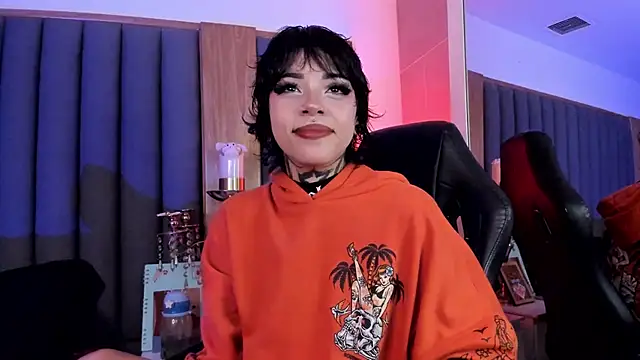 misstomie  online show from February 25, 2026, 5:13 pm