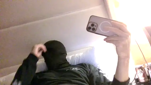 Snapshot of Throatgoat2026 chatting on November 19, 2025, 1:27 am Throatgoat2026 online show from November 19, 2025, 1:27 am