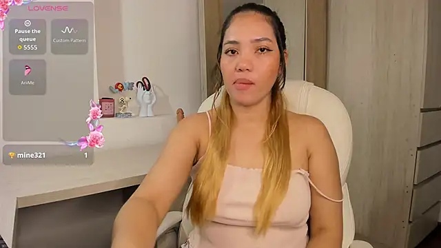 kata22sofia online show from December 3, 2025, 1:54 pm