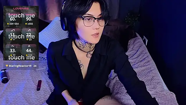 Snapshot of GothXRaven chatting on October 3, 2025, 4:08 pm GothXRaven online show from October 3, 2025, 4:08 pm