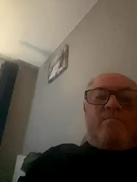 Snapshot of naughtygrandad1 chatting on December 2, 2025, 7:32 am naughtygrandad1 online show from December 2, 2025, 7:32 am