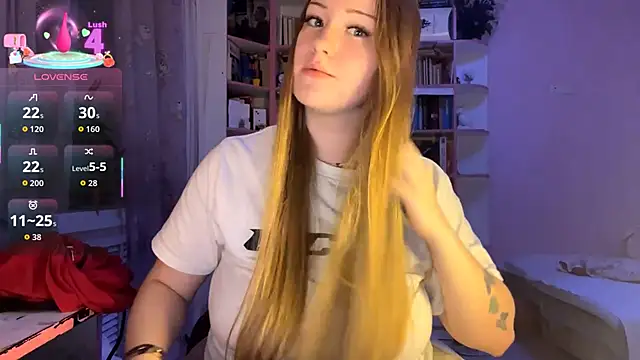 Snapshot of PandaFluff chatting on September 20, 2025, 5:18 pm PandaFluff online show from September 20, 2025, 5:18 pm