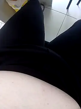 Snapshot of elisaelisa12 chatting on September 21, 2025, 9:58 am elisaelisa12 online show from September 21, 2025, 9:58 am