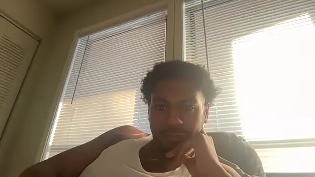 Snapshot of Yungandhungd chatting on November 16, 2025, 9:30 pm Yungandhungd online show from November 16, 2025, 9:30 pm