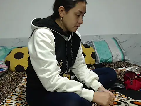 Noa Arez online show from December 20, 2025, 12:24 am