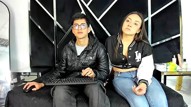 Snapshot of Noa_Arez chatting on October 8, 2025, 5:53 am Noa Arez online show from October 8, 2025, 5:53 am