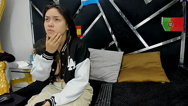 Snapshot of Noa_Arez chatting on July 8, 2026, 2:29 pm Noa Arez online show from July 8, 2026, 2:29 pm