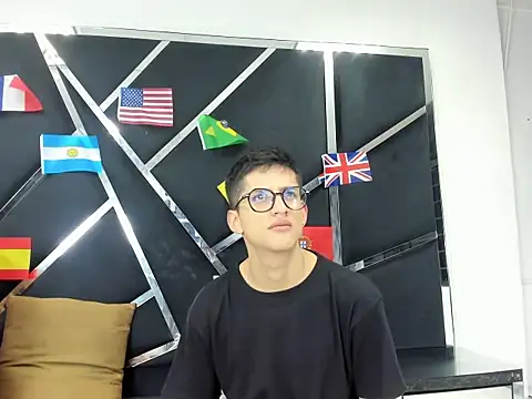 Snapshot of Noa_Arez chatting on July 4, 2026, 6:01 pm Noa Arez online show from July 4, 2026, 6:01 pm