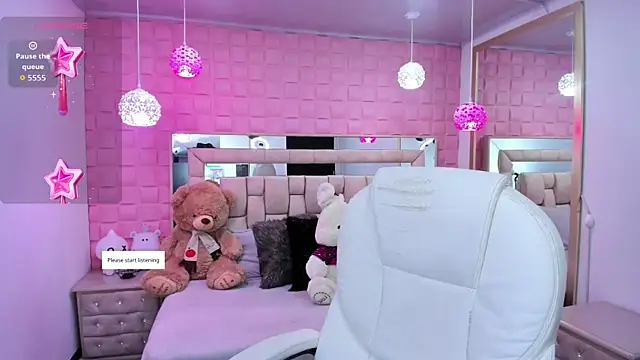  laaura  online show from April 8, 2026, 12:50 pm