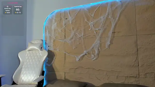 Snapshot of RenataLeclair chatting on October 30, 2025, 4:04 pm RenataLeclair online show from October 30, 2025, 4:04 pm