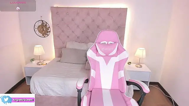 Snapshot of Sarajames chatting on October 2, 2025, 3:37 pm Sarajames online show from October 2, 2025, 3:37 pm