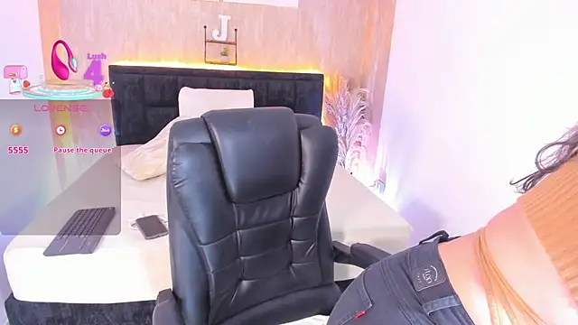 jessica hotxxx online show from December 3, 2025, 3:22 pm