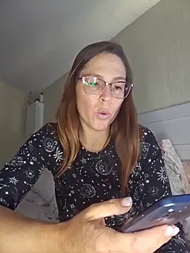 chicaenmascarada online show from September 17, 2025, 7:27 pm