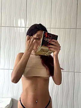 Snapshot of FadaPerigosa chatting on December 2, 2025, 4:41 pm FadaPerigosa online show from December 2, 2025, 4:41 pm